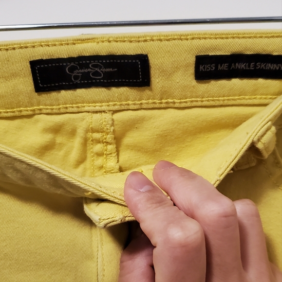 12/$30 π yellow capris from simpson - Picture 3 of 8